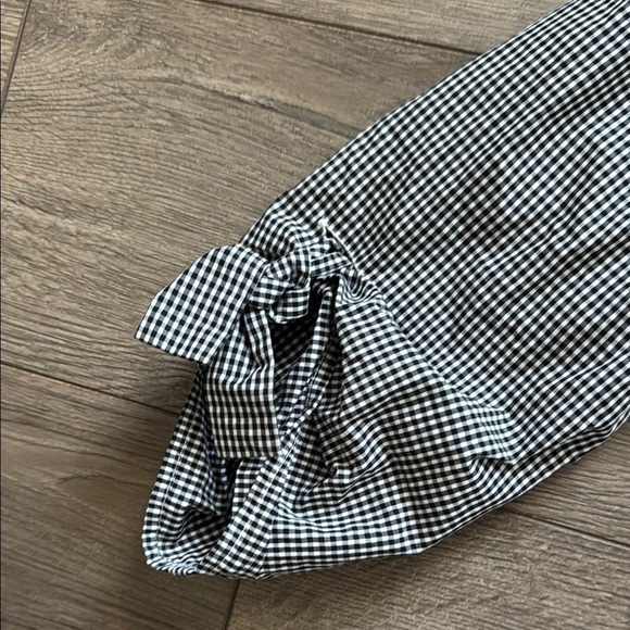 Babaton Black and White Gingham Off-the-Shoulder Relaxed Blouse - Picture 4 of 8